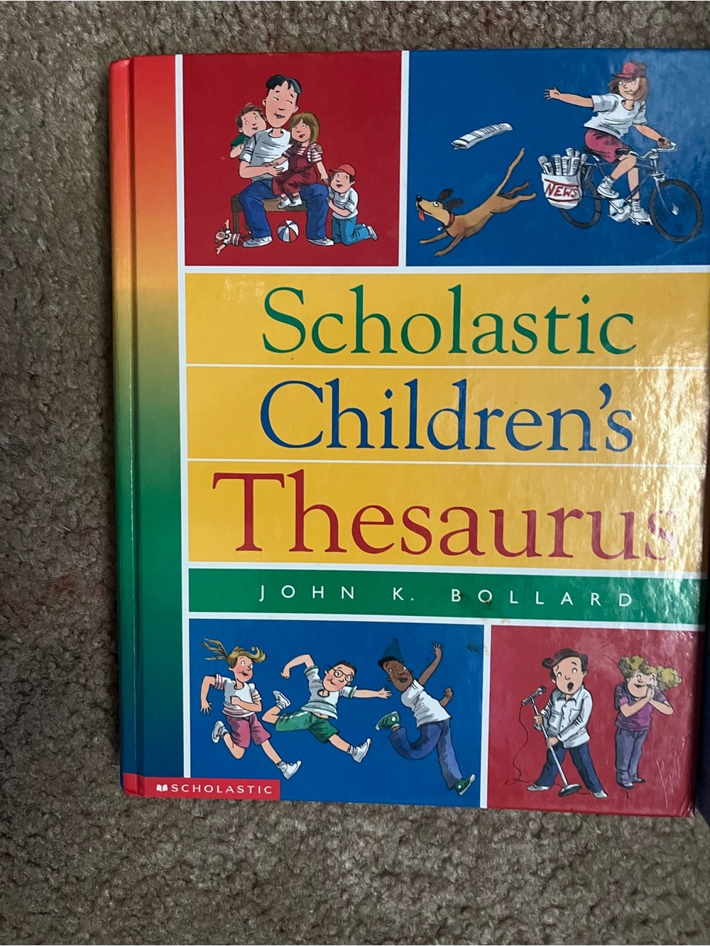 Scholastic Rainbow-Cover Children's Thesaurus - Red, Yellow, Green, Blue